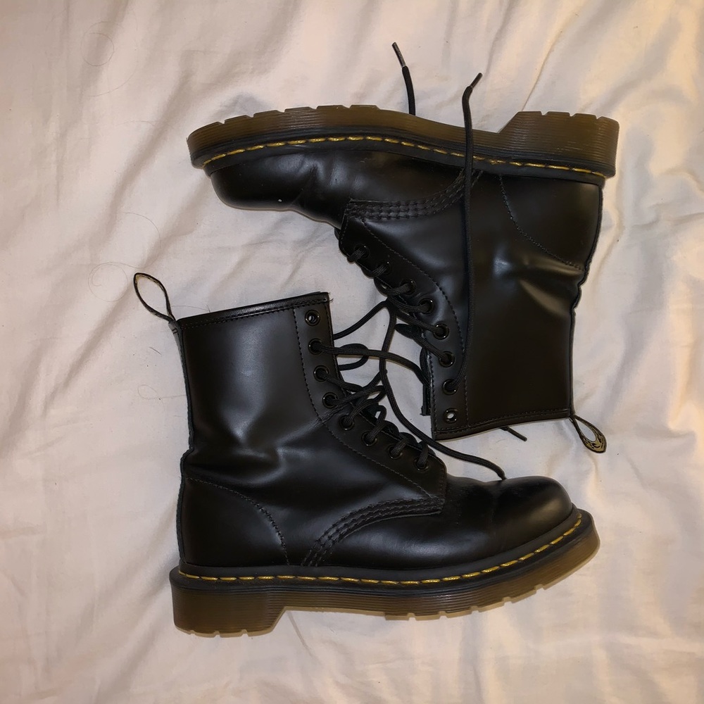 Dr Marten 1460 lace up